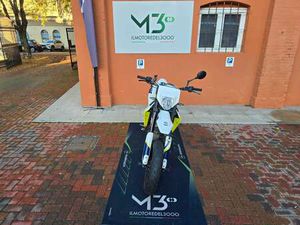 HUSQVARNA 701 SUPERMOTO BIANCO