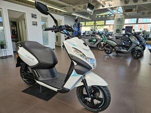 PEUGEOT STREETZONE E2 PLUS