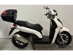 PIAGGIO CARNABY CRUISER 300