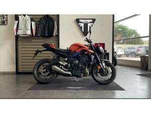 VENDO TRIUMPH STREET TRIPLE 765 R A2 (2024 - 25) USATA A MODUGNO (CODICE 9881181) - MOTO.IT