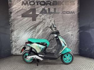 PIAGGIO ONE FENG CHEN WAN 2024