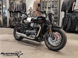 2025 TRIUMPH BONNEVILLE BOBBER // JET BLACK W/ FORWARD CONTROLS,