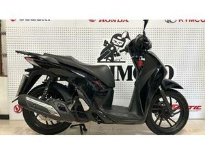 VENDO HONDA SH 150 I (2017 - 19) USATA A RAPALLO (CODICE 9881126) - MOTO.IT
