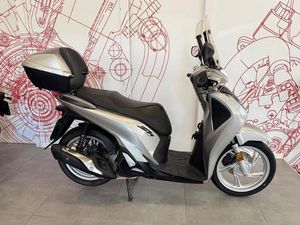 VENDO HONDA SH 125I (2017 - 19) USATA A MILANO (CODICE 9880743) - MOTO.IT