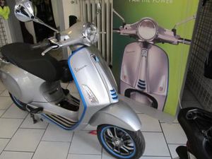 MOFA ROLLER VESPA ELETTRICA 25