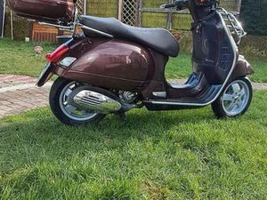 VESPA GTS SUPER 300