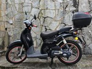 APRILIA ALTRO MODELLO - 2006