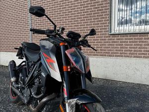 KTM 1290 SUPER DUKE R