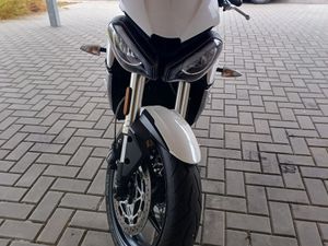 TRIUMPH STREET TRIPLE S