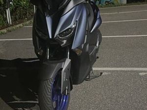 YAMAHA X-MAX 300