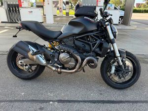 DUCATI MONSTER 821 DARK EDITION