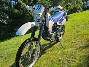 SUZUKI DR 350