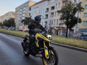 SUZUKI V STROM 1050 DE *NEUWERTIG*