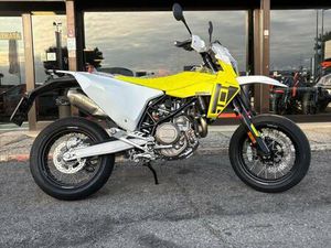VENDO HUSQVARNA 701 SUPERMOTO (2026) NUOVA A CASTEGNATO (CODICE 9881071) - MOTO.IT