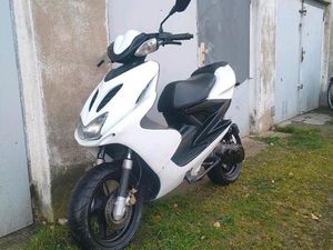 YAMAHA AEROX 70 CC MIT UNTERLAGEN