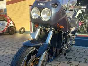 YAMAHA FZR1000 EXUP, HOCHLENKERUMBAU