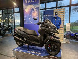 YAMAHA TRICITY 300