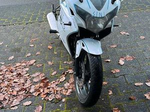 HONDA CBR 125R (JC50) + ERSATZMOTOR