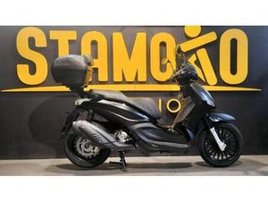 VENDO PIAGGIO BEVERLY 300 I.E. ABS-ASR (2016 - 20) USATA A MILANO (CODICE 9881670) - MOTO.IT