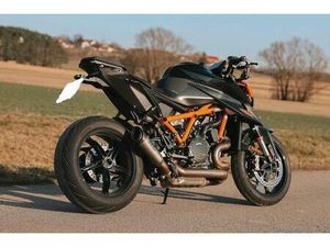 KTM SUPERDUKE R