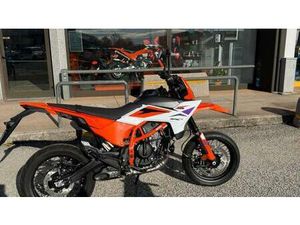 VENDO KTM 390 SMC R (2025 - 26) NUOVA A PRADAMANO (CODICE 9879868) - MOTO.IT