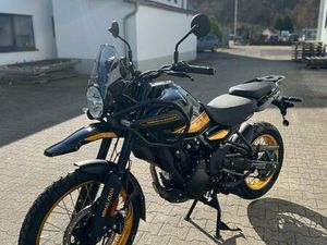 ROYAL ENFIELD HIMALAYAN 452