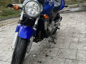 HONDA CB600F HORNET CANTON GRISONS -