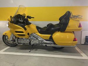 VENDO BELLISSIMA MOTO HONDA GOLD WING CANTON TESSIN -