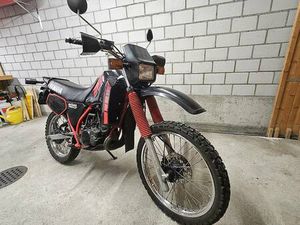 YAMAHA DT 125 CANTON GLARIS -