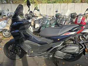 APRILIA SR GT 200 ABS