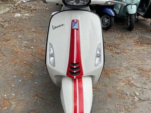 VESPA SPRINT 50 RACING SIXTIES LIMITIERT