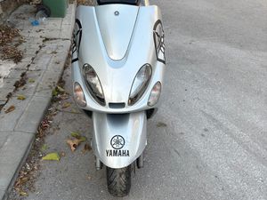 YAMAHA MAJESTY НОВИ ОГЛЕДАЛА, СЛЮДА, ДВА АУСПУХА, НОВ АКУМУЛАТОР →