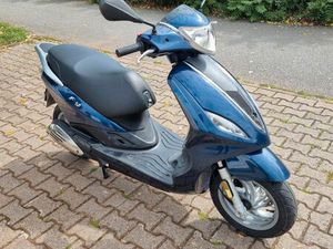 PIAGGIO FLY 50 4T GUTER ZUSTAND MIT 2 SCHLÜSSEL U PAPIER