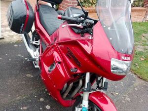 YAMAHA XJ 900 S – 1997 – 62 000 KM RÉELS – 1 500 – MOTO FIABLE + BAGAGERIE COMPLÈTE