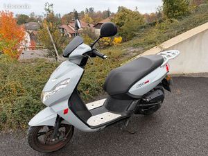 SCOOTER PEUGEOT KISBEE