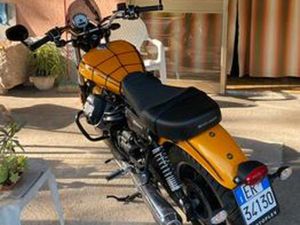 MOTO GUZZI V9 ROAMER