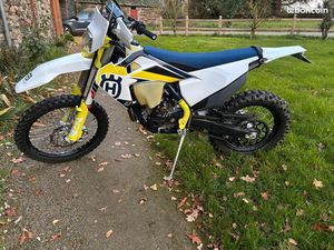 MOTO ENDURO HUSQVARNA FE350 / AFFAIRE UNIQUE /