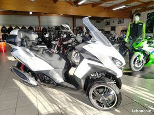 PEUGEOT METROPOLIS 400 SW PREMIERE MAIN