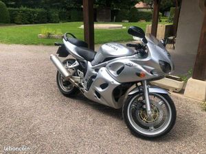 SV650/S CARÉNÉE GRISE