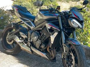STREET TRIPLE RS 2020