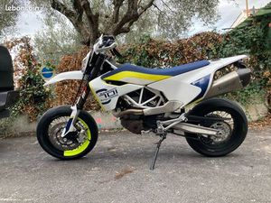 701 HUSQVARNA SUPERMOTARD
