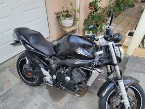 MOTO YAMAHA FZ6