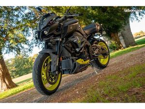YAMAHA MT-10