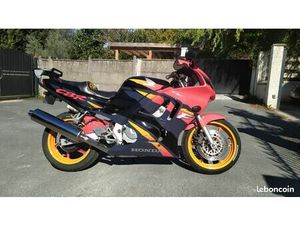 HONDA CBR 600 F (PC31)