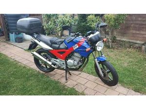 ② HONDA MOTO CBF 250, EN BON ÉTAT
