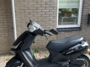 VIVACITY SPORTLINE 2 TAKT - WEINIG KM + ONDERDELEN! — SCOOTERS | PEUGEOT — MARKTPLAATS