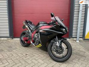 YAMAHA YZF-R1 YZF R1 BIG BANG CIRQUIT AKRAPOVIC — MOTOREN | YAMAHA — MARKTPLAATS