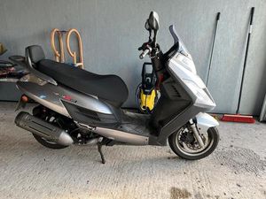 KYMCO YAGER GT200I / BENÖTIGT NEUE HU