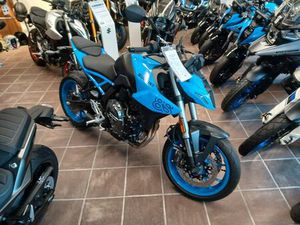 SUZUKI GSX-8S