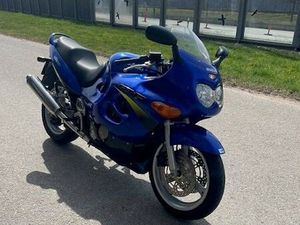 SUZUKI GSX600F